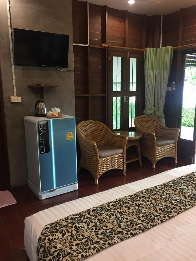 Ruenpruksa Resort Prachuap Khiri Khan Exterior photo